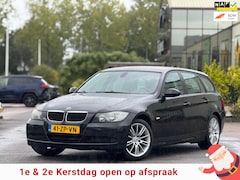 BMW 3-serie Touring - 318i Business Line | Automaat | Leder sportstoelen | Navigatie | Parkeersensoren | Stoelve