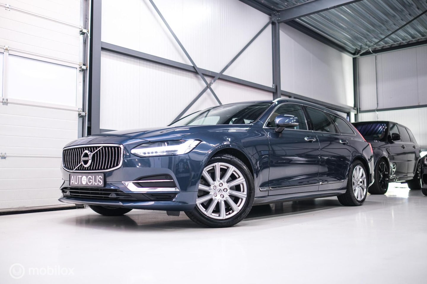 Volvo V90 - 2.0 T4 Inscription | 1e eig | Camera | Adaptive Cruise | Trekhaak | Leder | LED | Zonnesch - AutoWereld.nl