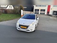 Peugeot 208 - 1.2 VTi Allure Panorama Dak Clima Navigatie Wit 2012