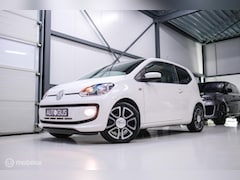 Volkswagen Up! - 1.0 high up | Stoelverwarming | Cruise | Mistlampen | LMV | Parkeersensoren | Getint glas