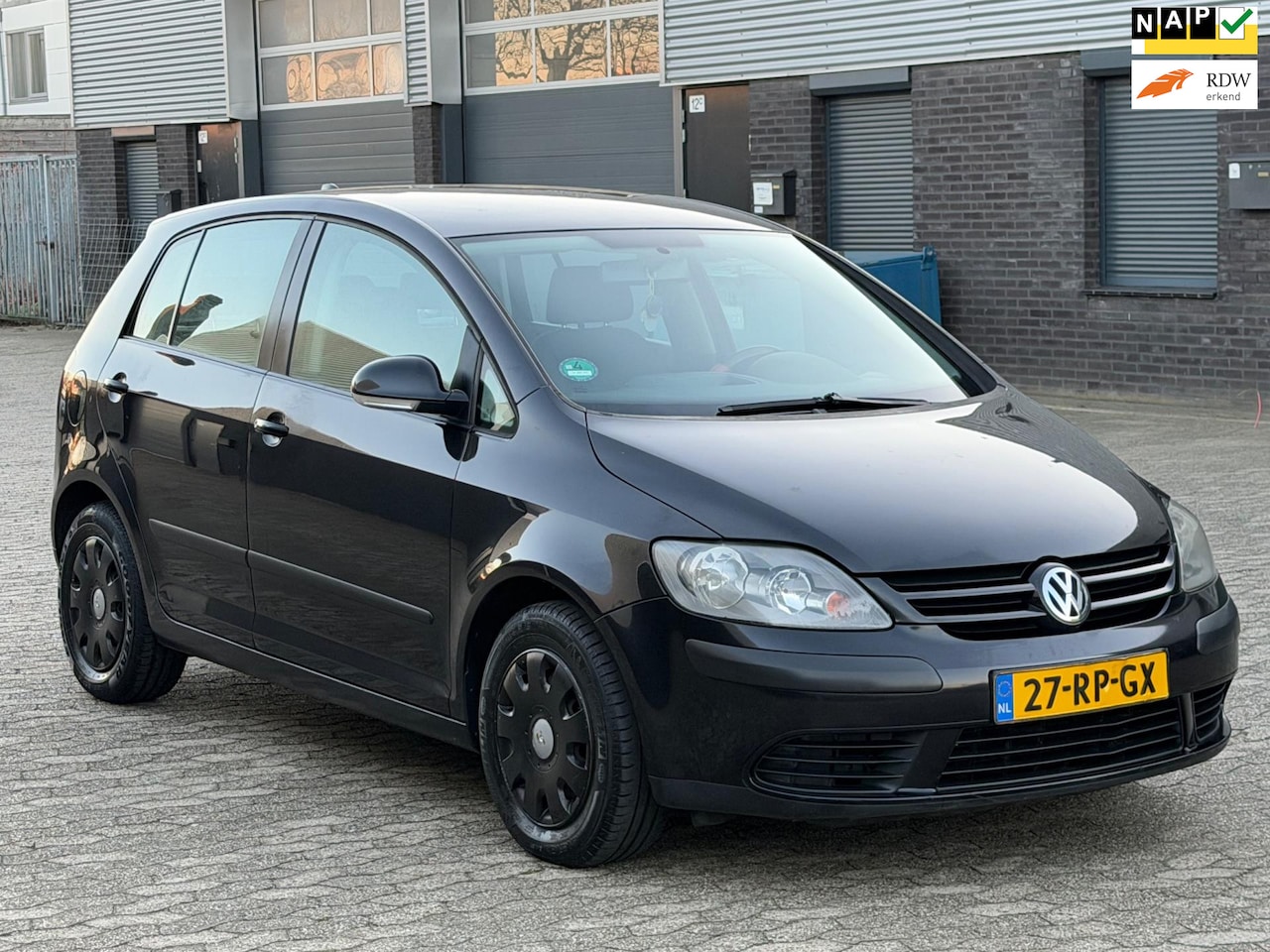 Volkswagen Golf Plus - 1.6 FSI Nieuw APK CARPLAY CAMERA AIRCO TREKHAAK - AutoWereld.nl