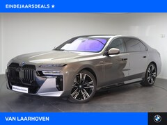 BMW 7-serie - 750e xDrive High Executive M Sport Automaat / Panoramadak Sky Lounge / Trekhaak / Massagef