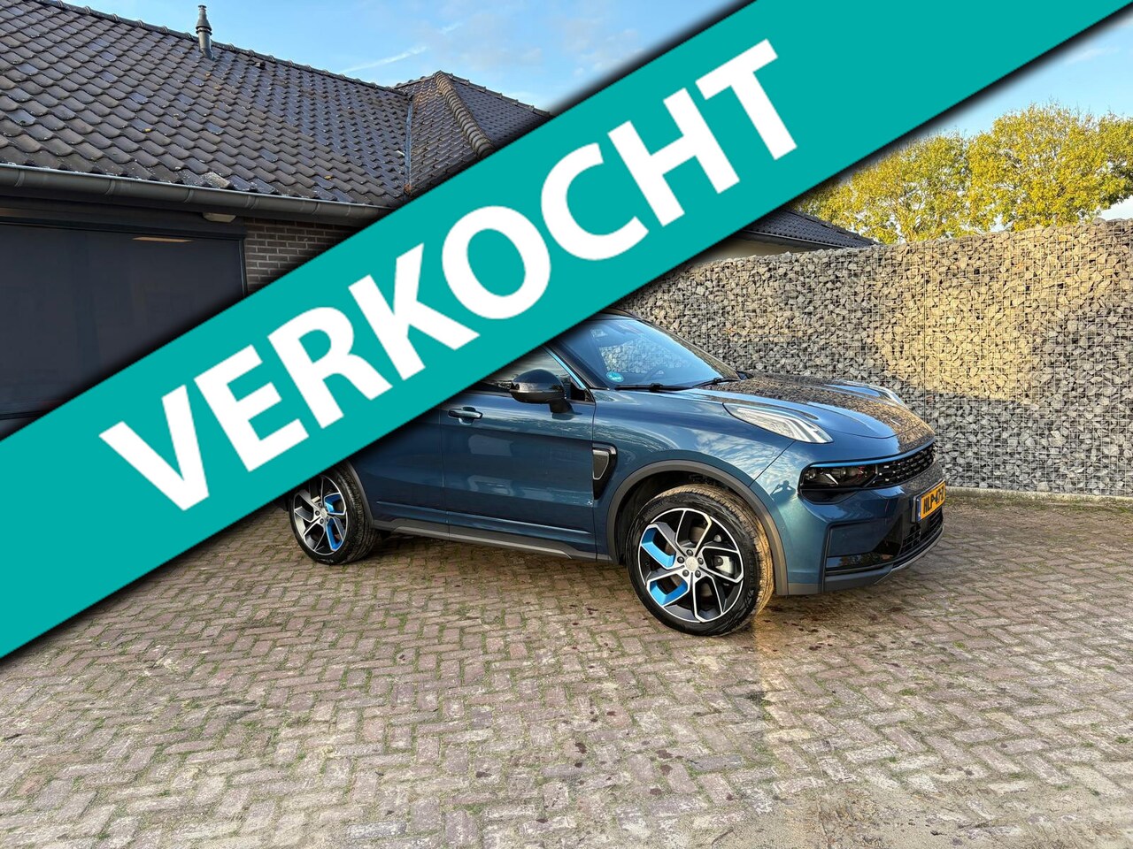 LYNK&CO Lynk & Co 01