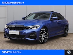 BMW 3-serie - 330e M Sport Automaat / Schuif-kanteldak / Laserlight / Comfort Access / Sportstoelen / He