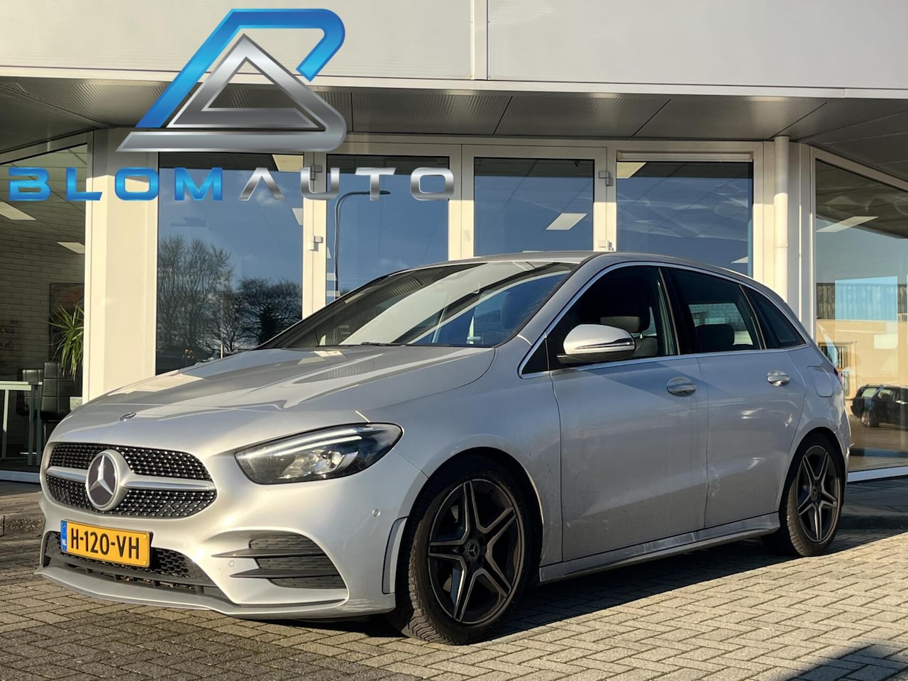 Mercedes-Benz B-klasse - 180 AMG CARPLAY+SFEER+LED+NL AUTO+CAMERA - AutoWereld.nl