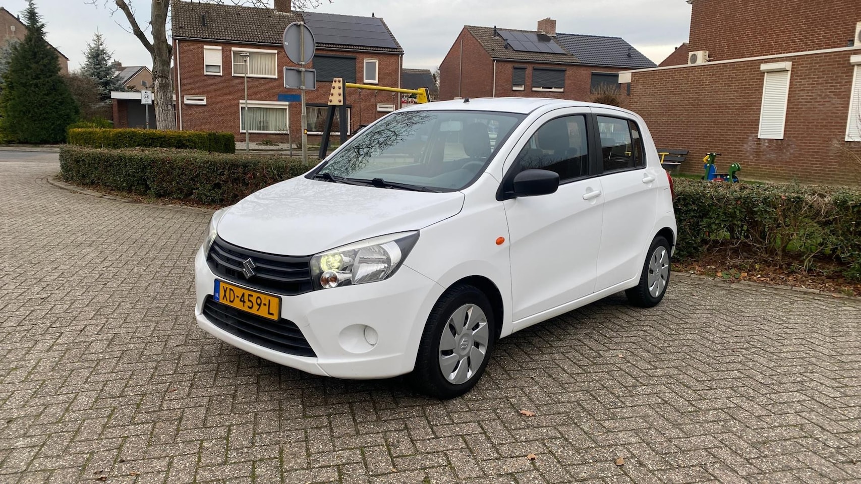 Suzuki Celerio - 1.0 Comfort (LET OP EN OOK OP ZONDAG en ook feestdagen OPEN ALLEN OP AFSPRAAK . - AutoWereld.nl