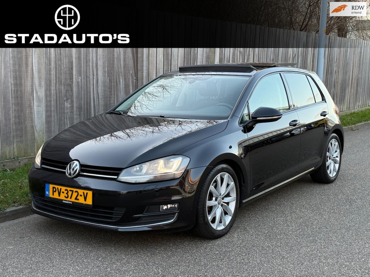 Volkswagen Golf - 1.4 TSI Highline DSG AUT Panoramadak|LED|PDC! - AutoWereld.nl