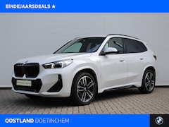 BMW X1 - sDrive18i M Sport Automaat / Trekhaak / Sportstoelen / Achteruitrijcamera / Adaptieve LED