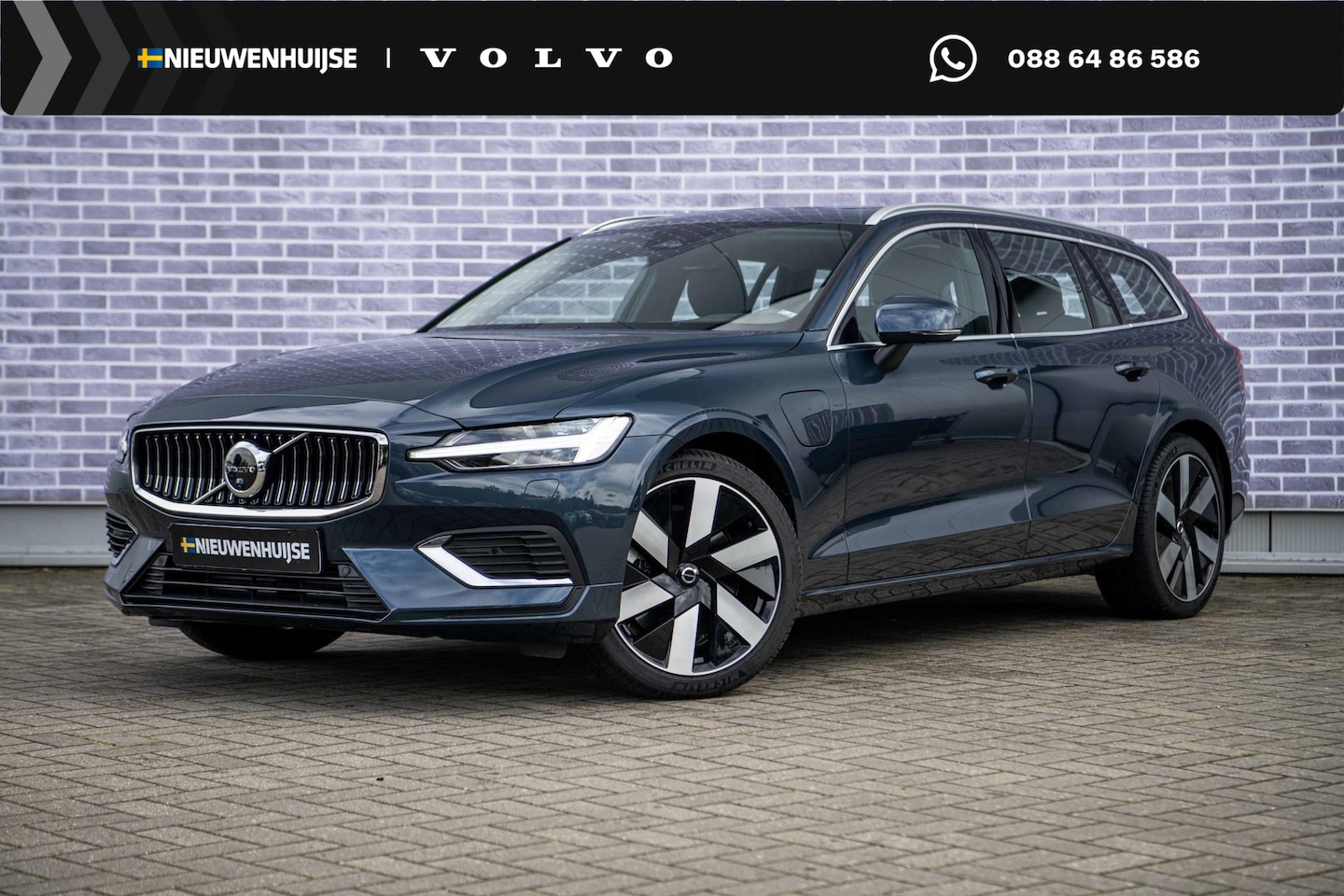 Volvo V60 - 2.0 T6 Plug-in hybrid AWD Ultimate Bright | Panoramadak | Gelamineerd Glas | 360 Camera | - AutoWereld.nl