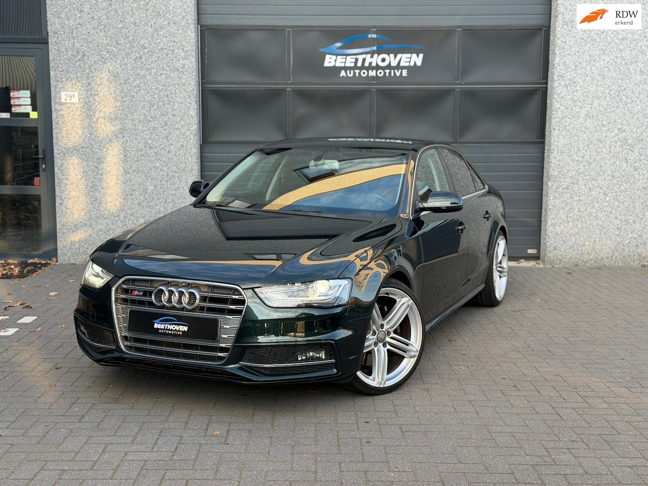 Audi A4 Limousine - 3.0 TFSI S4 V6 Quattro - AutoWereld.nl