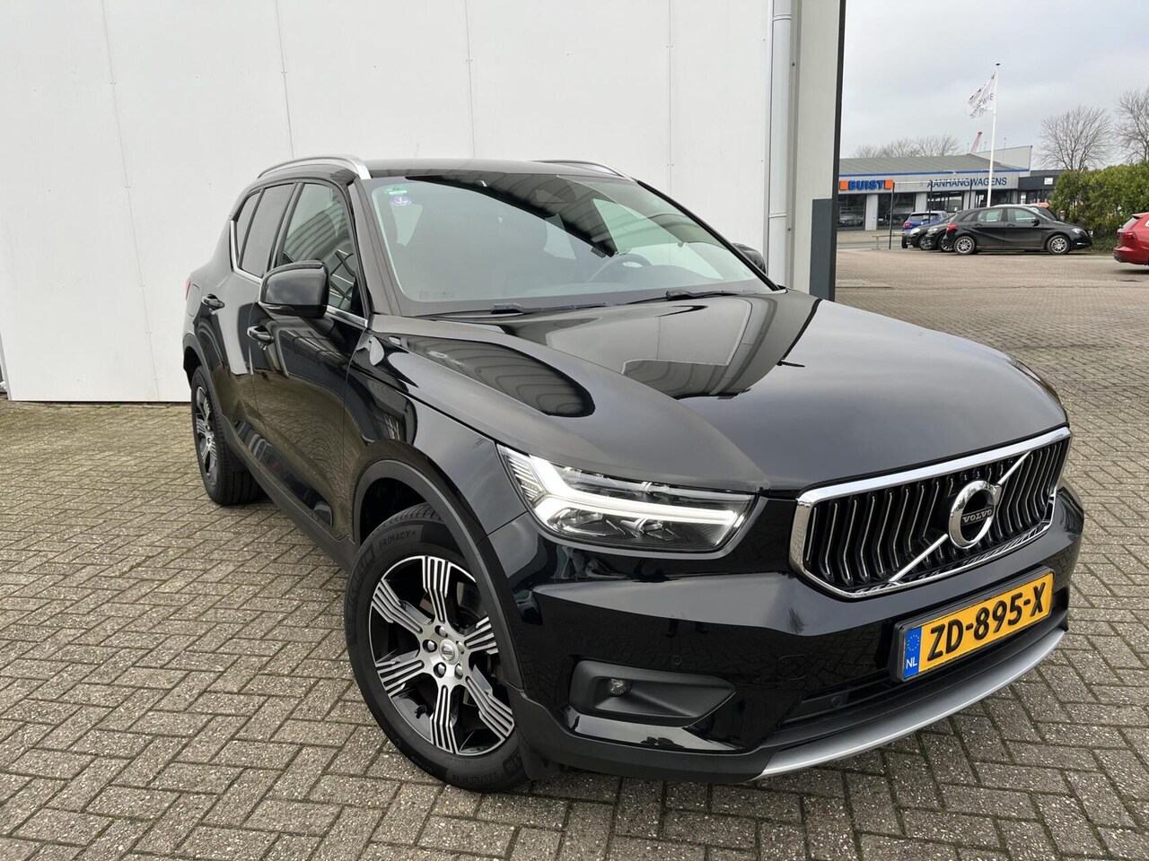 Volvo XC40 - T4 Automaat|ACC|Apple CarPlay|Trekhaak|Standkachel|Full LED|Stoel/stuurverw.| - AutoWereld.nl