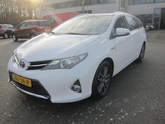 Toyota Auris - 1.8 Hybrid Lease CAMERA NAVI CRUISE 1E EIGENAAR DEALER ONDERHOUDEN