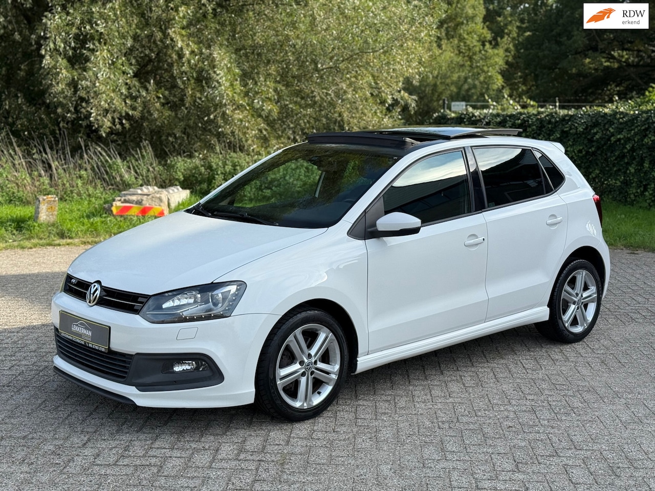 Volkswagen Polo - 1.2 TSI R-LINE 105PK I PANO I 6-BAK I CRUISE I LED I NWE APK - AutoWereld.nl