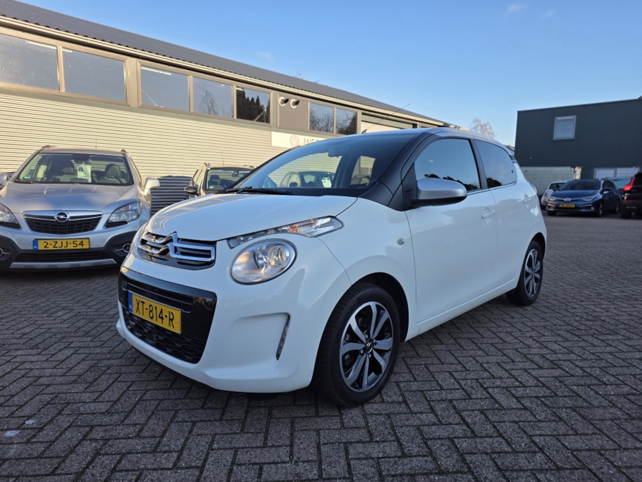 Citroën C1 - 1.0 VTi Shine 1.0 VTi Shine, camera, carplay, auto airco - AutoWereld.nl