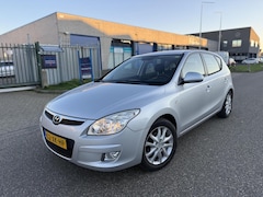 Hyundai i30 - 1.6i 5-Deurs Airco/Bluetooth Elekpakket