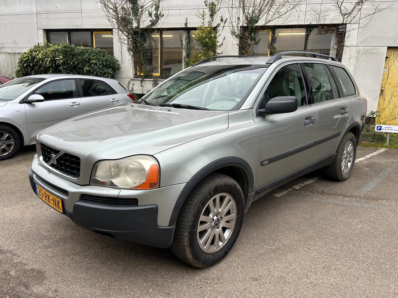 Volvo XC90 - 2.5 T Summum / Automaat / 7 pers / Airco / Stoelverw./ Export - AutoWereld.nl