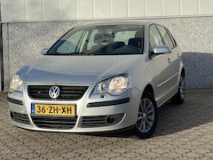 Volkswagen Polo - 1.4 Sportline Automaat / Airco