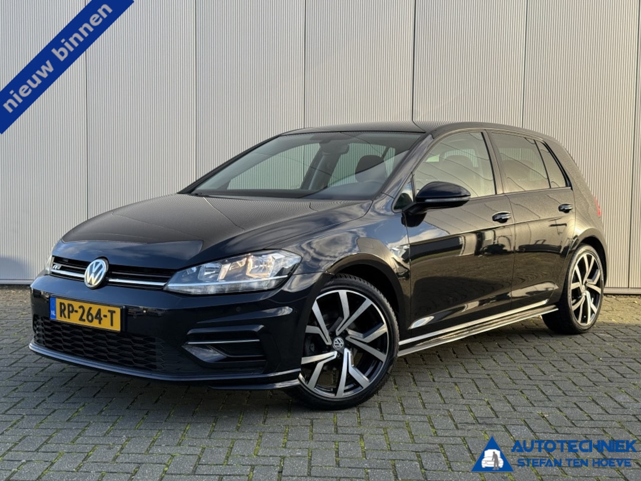 Volkswagen Golf - 1.0 TSI R-line EINDEJAARSAANBIEDING business acc stoelverw - AutoWereld.nl