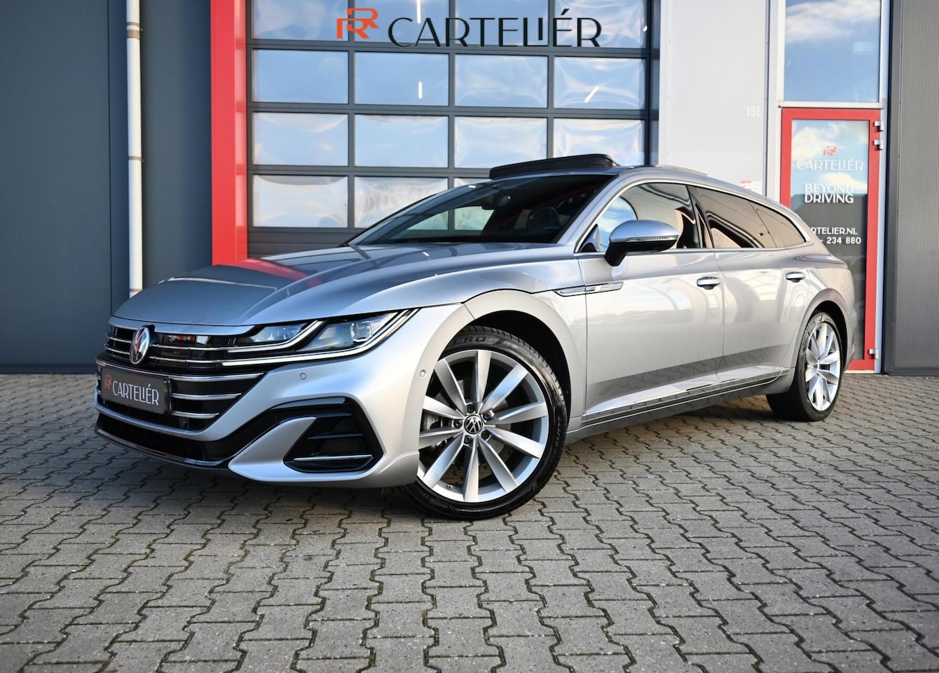 Volkswagen Arteon Shooting Brake - 1.4 TSI eHybrid R-Line Business+ | PANO | 360° | HUD | Massage | Trekhaak | Carbon | Keyle - AutoWereld.nl