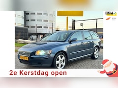 Volvo V50 - 1.8 Exclusive|XENON|NAVI|LEDER