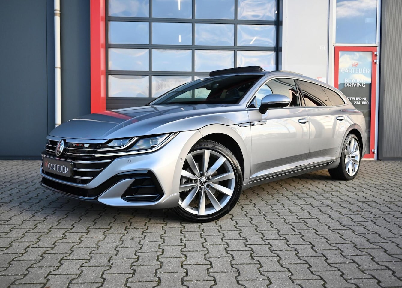 Volkswagen Arteon Shooting Brake - 1.4 TSI eHybrid R-Line Business+ | PANO | 360° | HUD | Massage | Trekhaak | Carbon | Keyle - AutoWereld.nl