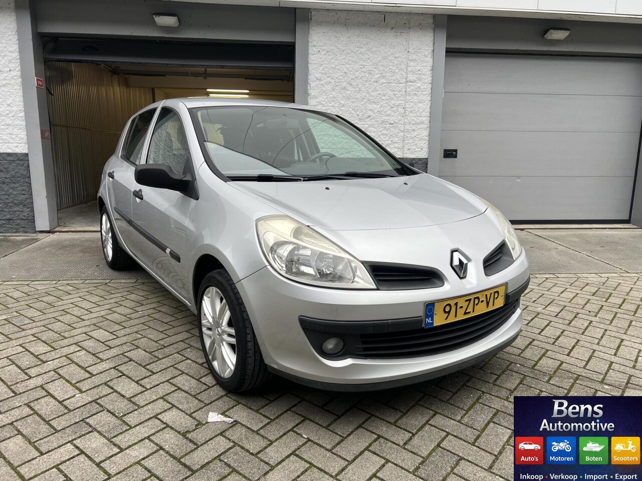 Renault Clio - 1.2 Special Line| 5DRS | Airco | BT | APK 09-26 - AutoWereld.nl