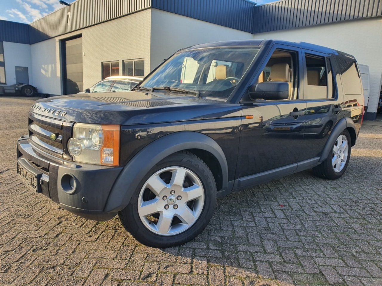 Land Rover Discovery - 3 2.7 TD V6 AUTOMAAT |4X4|AIRCO|NAVI|LEER|7-SEATS|2006 - AutoWereld.nl