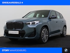 BMW iX1 - xDrive30 M Sport / Trekhaak / Sportstoelen / M Adaptief onderstel / Comfort Access / Adapt