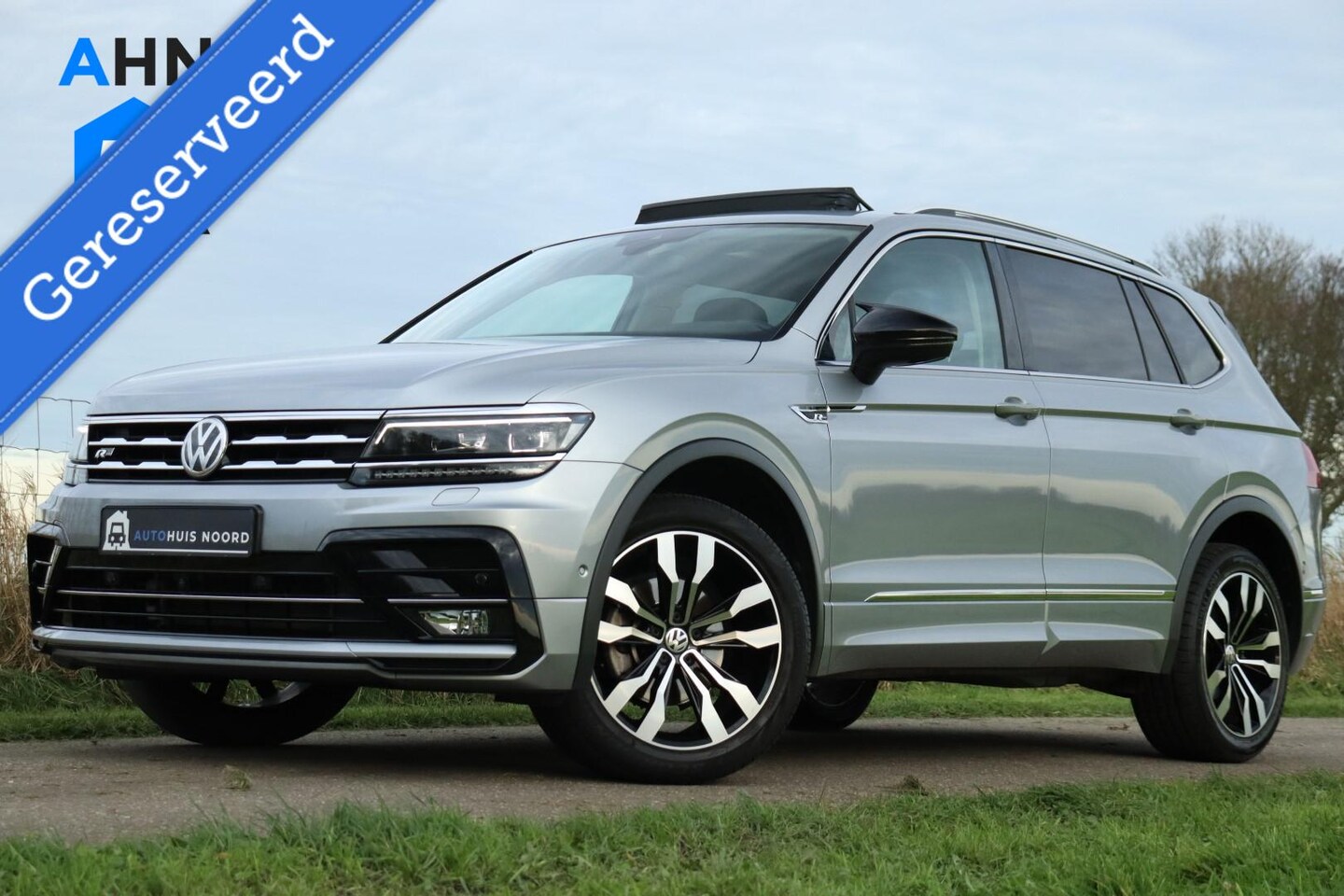 Volkswagen Tiguan Allspace - 1.5 TSI / 150 PK / 7 Persoons / 2x R-line / ACC / Pano / Trekhaak / 360 Camera / 19"! - AutoWereld.nl
