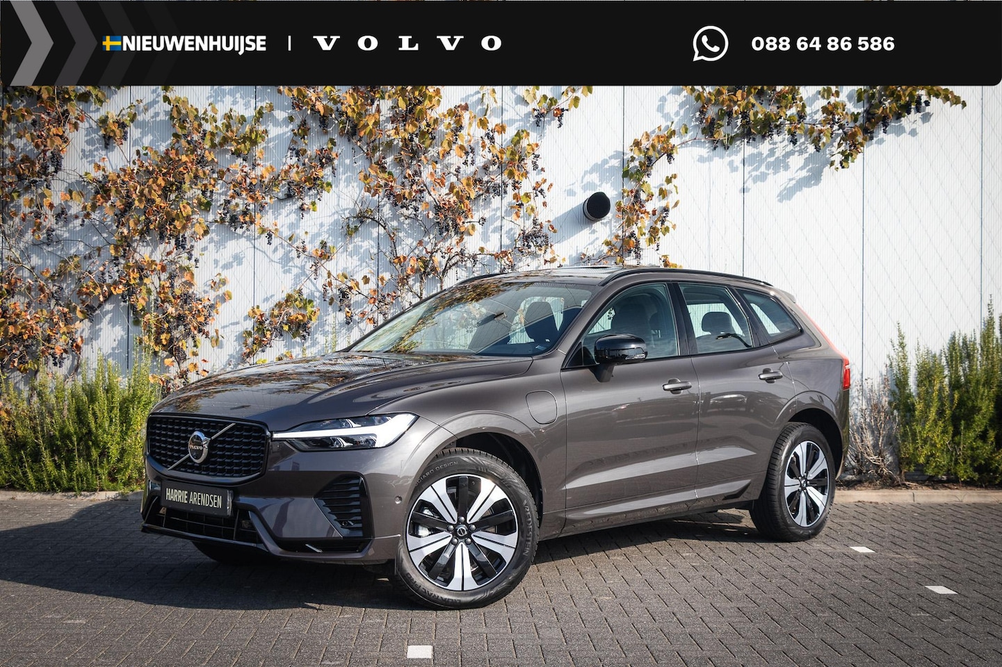 Volvo XC60 - 2.0 T6 Plug-in hybrid AWD Plus Dark | Long Range | Trekhaak | Schuif/kanteldak | Rondomzic - AutoWereld.nl