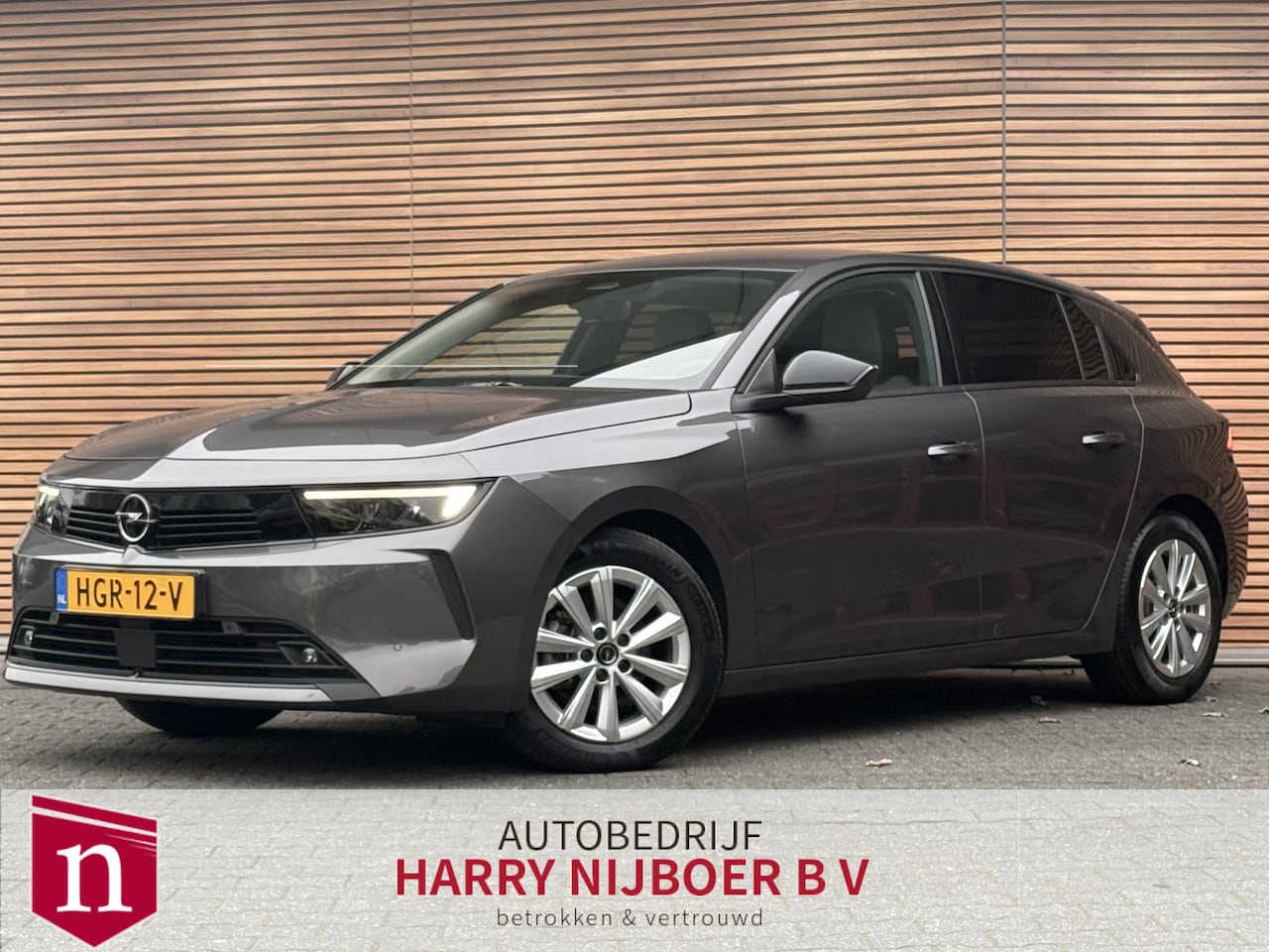 Opel Astra - 1.2 Turbo Business Edition AGR Stoel / Navigatie / Camera / Carplay - AutoWereld.nl