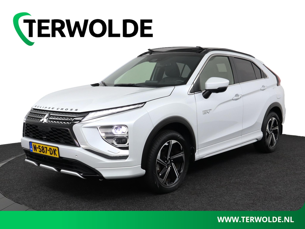 Mitsubishi Eclipse Cross - 2.4 PHEV Instyle | Trekhaak | Panoramadak | Lederen Bekl. | Stoel- stuurverwarming | - AutoWereld.nl