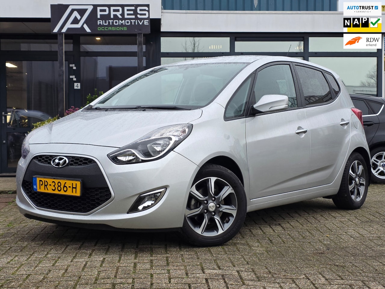 Hyundai ix20 - 1.6i Go! |AUTOMAAT|AIRCO|NAVI|CAMERA|TREKHAAK - AutoWereld.nl