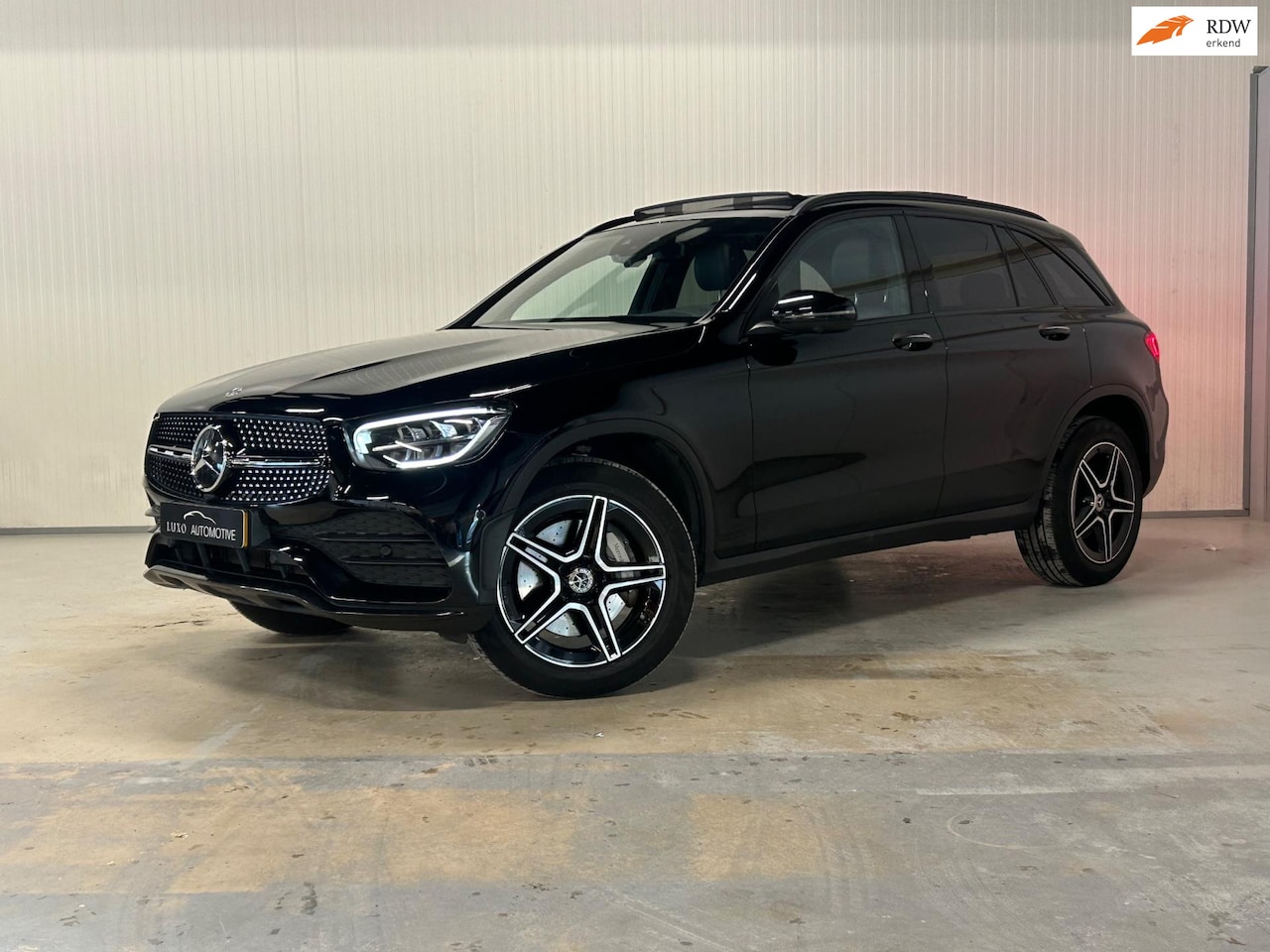 Mercedes-Benz GLC-klasse - 300e 4MATIC | AMG/NIGHT | PANO | HUD | 360 CAMERA | PLUG IN HYBRIDE - AutoWereld.nl