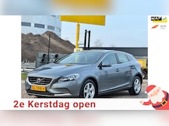 Volvo V40 - 2.0 D2 Kinetic Business|NAVI|PSENSOR|HALFLEDER|6BAK|