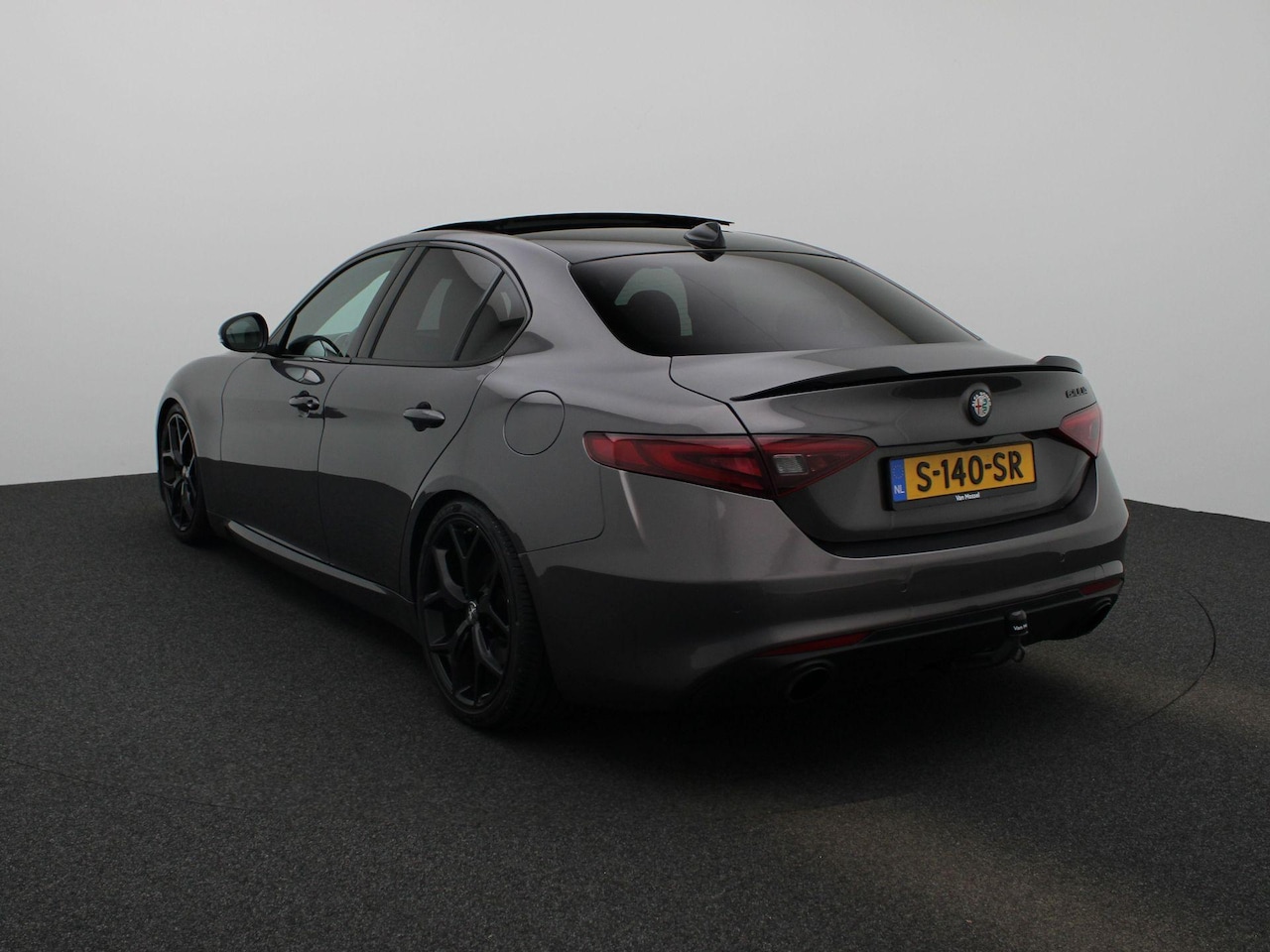 Alfa Romeo Giulia - 2.0T B-Tech | Climate Control | Panoramadak | Stoelverwarming | Stuurverwarming | Lederen - AutoWereld.nl