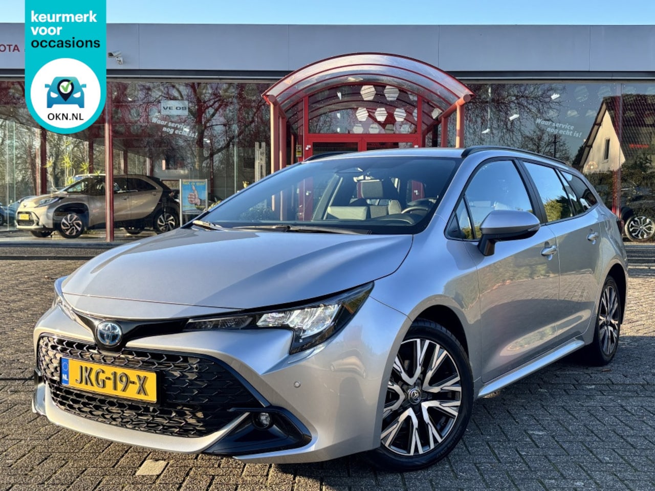 Toyota Corolla Touring Sports - Hybrid 140 Business+ Automaat | CarPlay | Stuurverwarm. | 17'' L - AutoWereld.nl