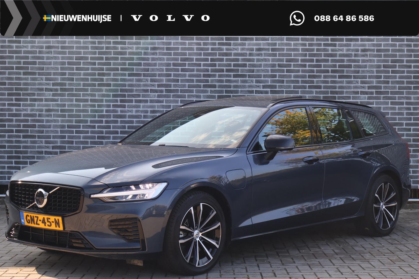 Volvo V60 - 2.0 T6 Plug-in hybrid AWD Plus Dark | Adaptive Cruise Control | Elektr. bedienbaar schuif- - AutoWereld.nl