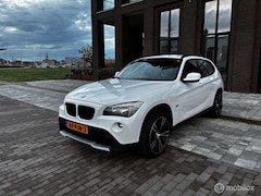 BMW X1 - sDrive18d Executive Clima Cruise Carplay Trekhaak