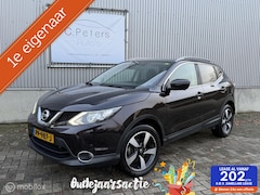 Nissan Qashqai - 1.2 N-Connecta 2017 / Panoramadak / Keyless / Camera’s rondom / 1e eigenaar Dealeronderhou