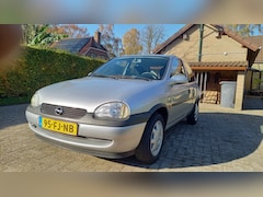 Opel Corsa - 1.2i-16V Onyx