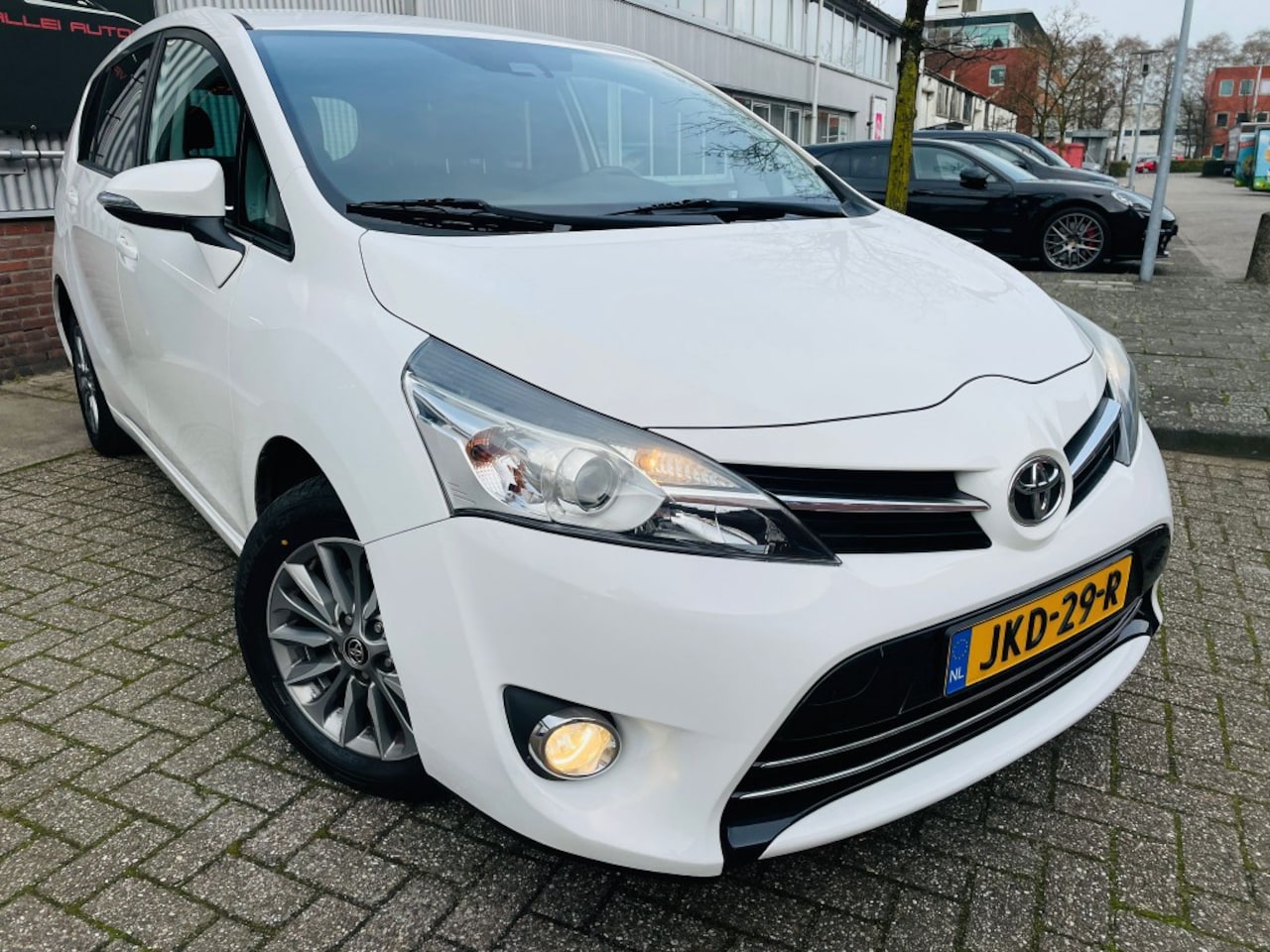 Toyota Verso - 1.8 VVT-i Aspiration 7P AUTOMAAT LED NAVIGATIE - AutoWereld.nl