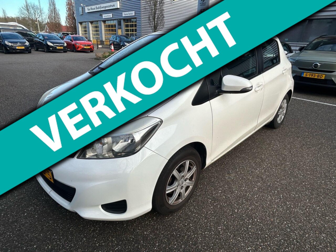 Toyota Yaris - 1.0 VVT-i Aspiration airco LM 4-deurs - AutoWereld.nl