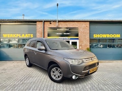 Mitsubishi Outlander - 2.0 Aut. *7PERS*NL-Auto*Trekhaak