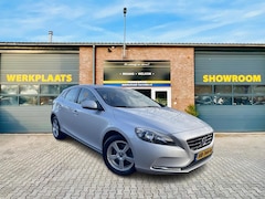 Volvo V40 - 2.0 T3 Momentum. *Trekhaak*NL-Auto*Historie
