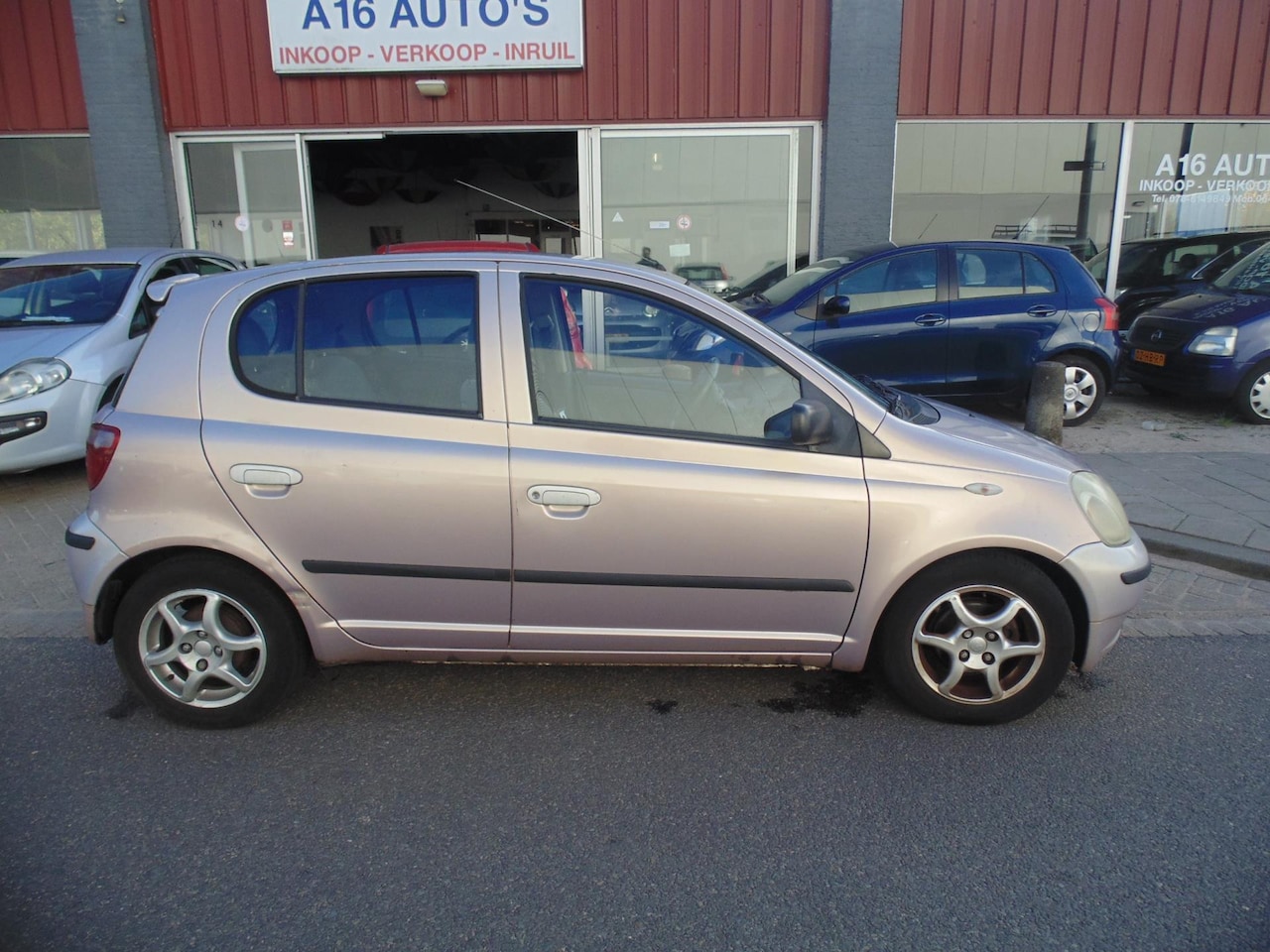 Toyota Yaris - 1.3-16V VVT-i Sol 1.3-16V VVT-i Sol - AutoWereld.nl