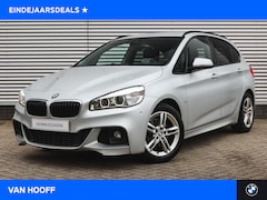 BMW 2-serie Active Tourer - 218i High Executive M Sport Automaat / Trekhaak / Sportstoelen / Stoelverwarming / Achteru