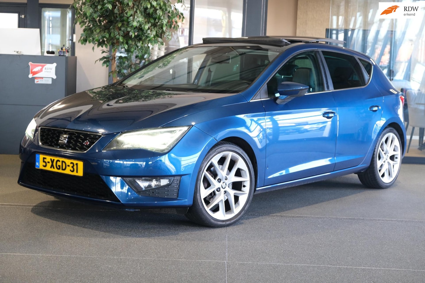 SEAT Leon - 1.4 TSI ACT FR DSG Pano Navi Xenon Leder Led Cruise - AutoWereld.nl