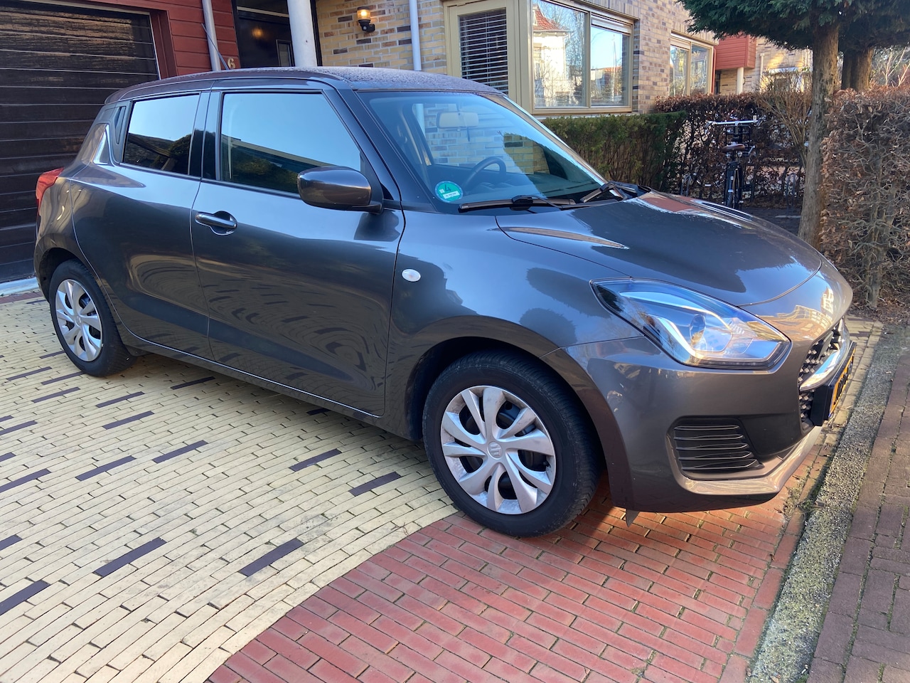 Suzuki Swift - 1.2 Comfort Smart Hybrid AIRCO 5 DEURS RADAR CRUISE CONTROL 34000 KM UNIEK - AutoWereld.nl