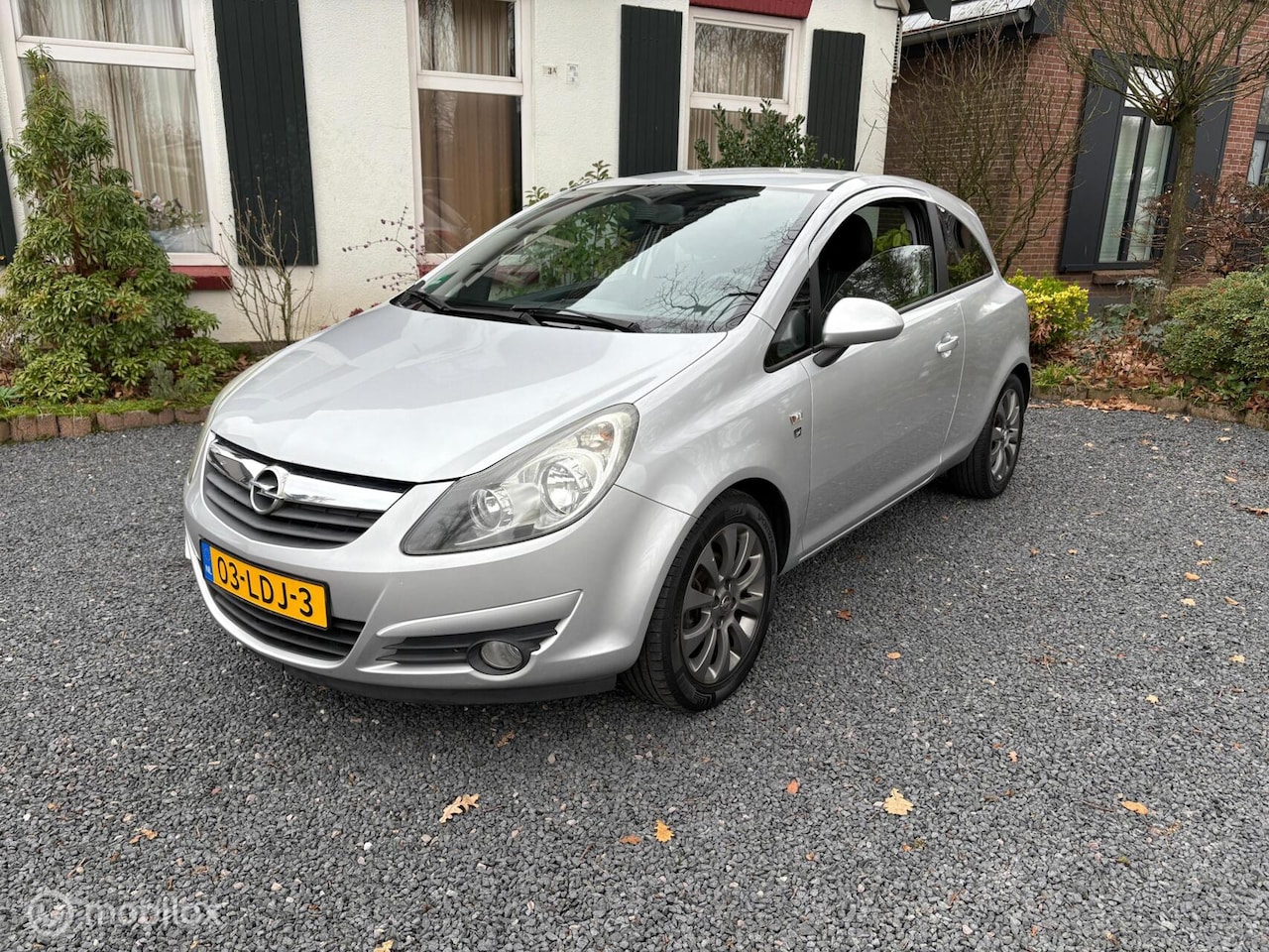 Opel Corsa - 1.2-16V '111' Edition | 3DRS | AIRCO | - AutoWereld.nl